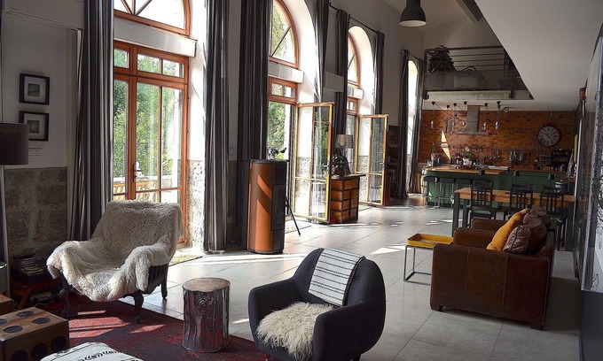 Saint-Bauzille-de-Putois Condominio | Loft contemporáneo en hilado al borde del agua.