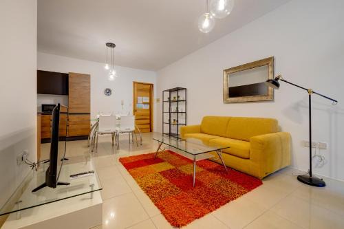 St. Andrew's Apartamento | Contemporary 1 Bedroom Gem in Swieqi