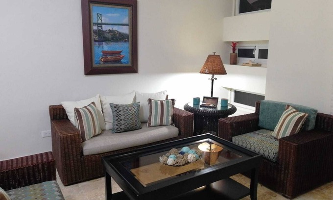 Ciudad Nueva Apartamento | CONTEMPORÁNEO DE 1 HABITACIÓN - A 5 MIN. DE LA ZONA COLONIAL