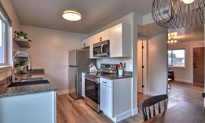 Grand Junction Casa | Contemporary 2-BR Townhome w/ Free Wifi, Pet Friendly