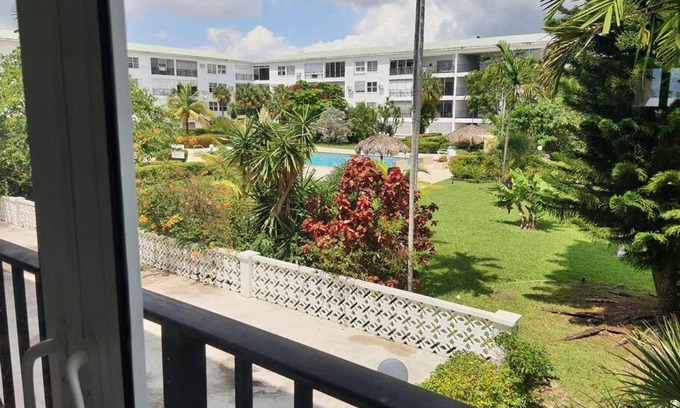 Sunrise Park Apartamento | Contemporary 2-bed 2-bath condo