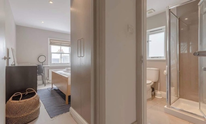 Shaftesbury Apartamento | Contemporary 2BD Flat w/ Patio, Clapham!