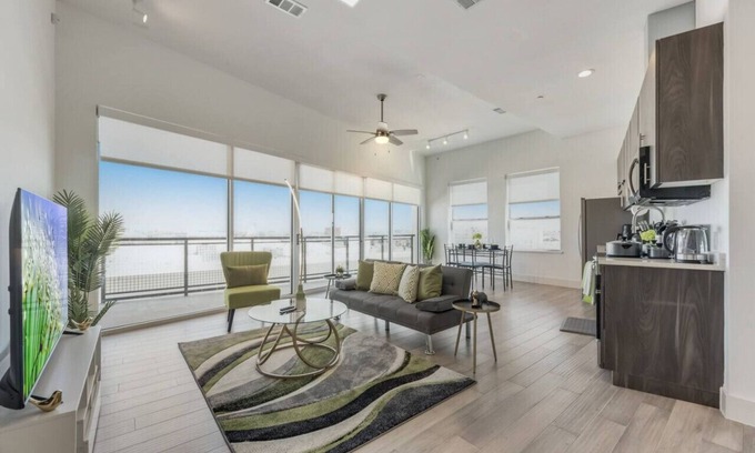 Cedars Apartamento | Contemporary 2BR | Gym | Parking | Workspace