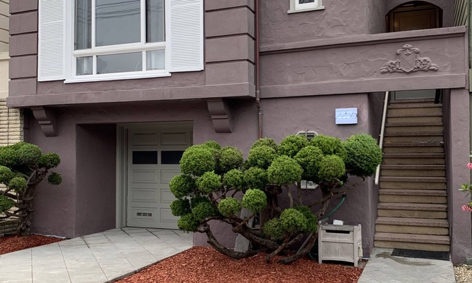 Parkside Casa | Contemporary 3bedrooms 2bathrooms in private top floor locates@safe neighborhood