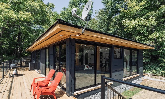 Rosseau Cabaña | Contemporary 4 Bdrm, 3 Bath Cottage on Rosseau! Sandy Beach + Boatport!
