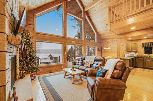 Schroon Lake Casa | Contemporary ADK 5 Bedroom Chalet on Schroon
