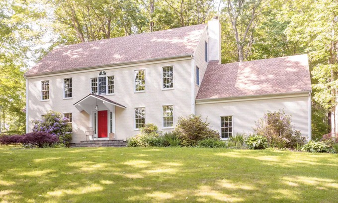 Madison Casa | Contemporary and Stylish, 4-Bedroom, Madison CT
