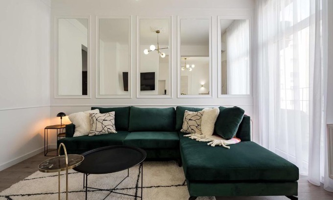 Bucharest City-Centre Apartamento | Contemporary Aparthotel 2-BR Flats Near Old Town, Quiet & Serene