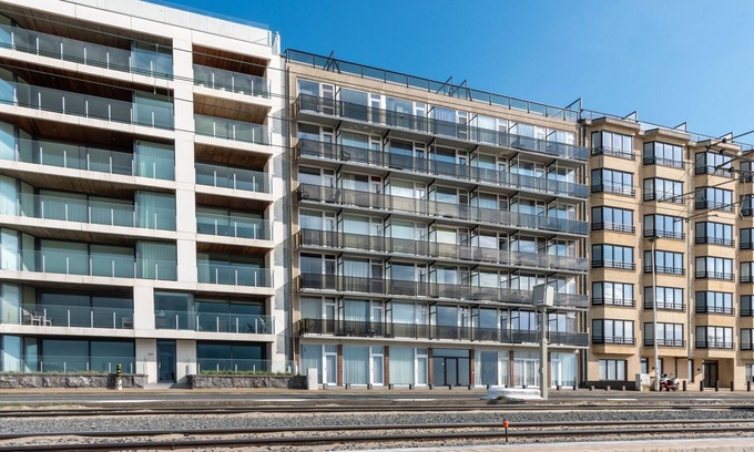 Raversijde Apartamento | Apartamento contemporáneo en Ostende con balcón