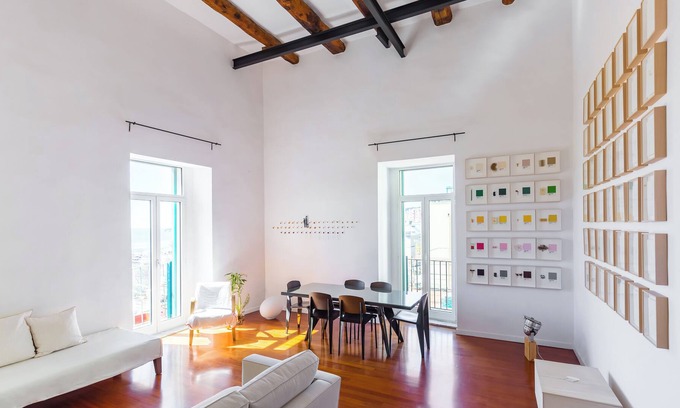 Vittorio Emanuele Apartamento | Contemporary Art House with a view