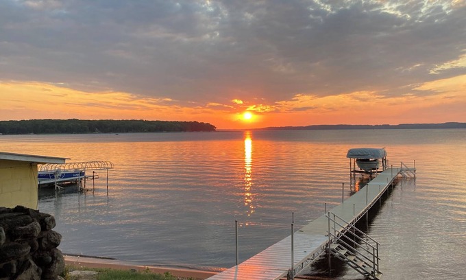 Douglas County Cabina | Contemporary cabin for family fun on Lake Miltona