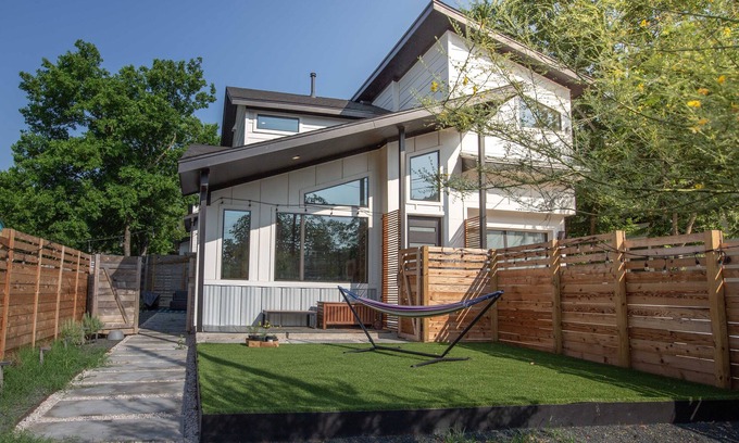 Brentwood Casa | Contemporary Central Austin House w/ Tesla Charger and Outdoor Grill