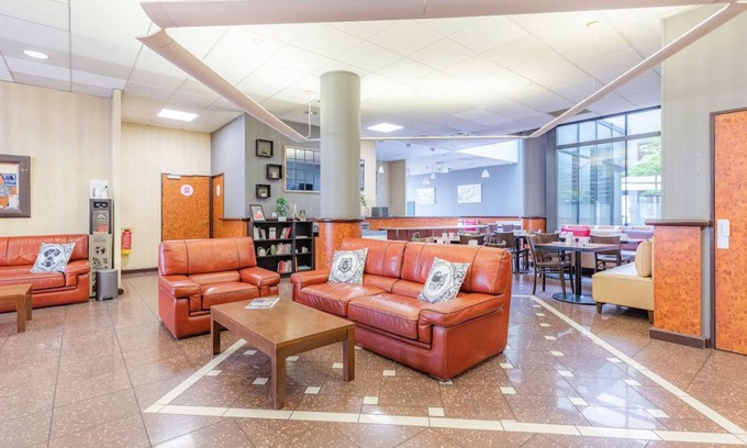 7th Arrondissement Apartamento | Contemporary Comfort in Lyon's Vibrant Gerland District