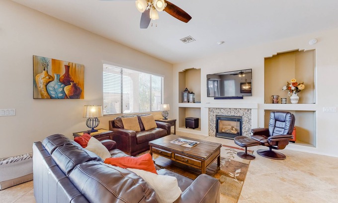 Rancho Vistoso Casa | Contemporary & comfortable home with a pool, WiFi, washer/dryer & central air-conditioning