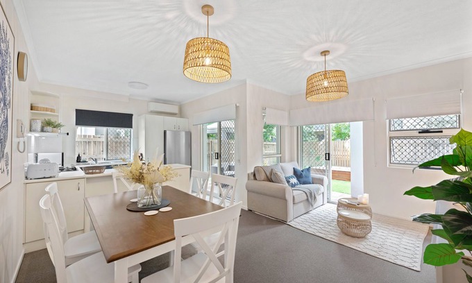 Hawthorne Apartamento | Contemporary Comfy ~ 2Bed/2Bath/1Car ~ Hawthorne