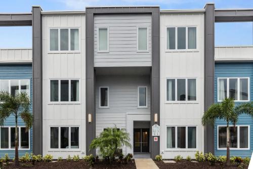 Reunion Apartamento | Contemporary Condo Near Disney With Resort & Waterpark Access - B18-131