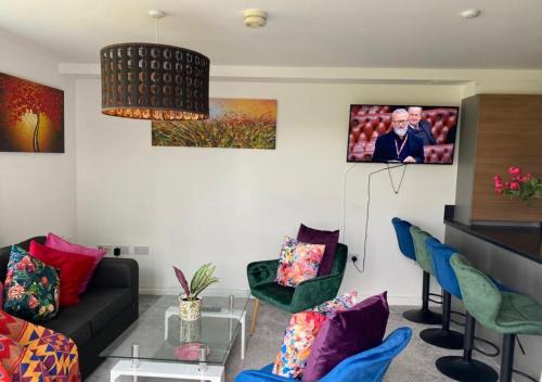 Cambridge Apartamento | Contemporary, Cosy & Homely 2 Bed Apartment with High-Speed WIFI, Terrace & Free Parking overlooking Stourbridge Common Park & Coldham's Brook