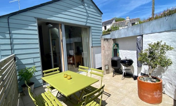 Treknow Cabaña | Contemporary cottage in coastal village