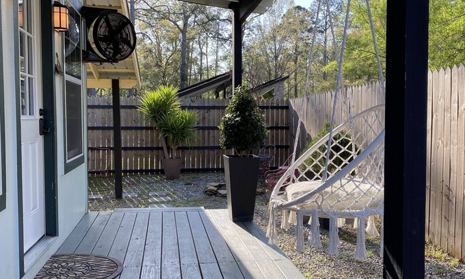 Mandeville Cabaña | Contemporary Cottage in the heart of Mandeville