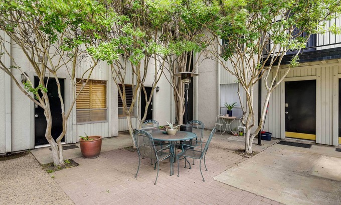 Knox - Henderson Apartamento | Contemporary Dallas Condo w/ Pool Access!