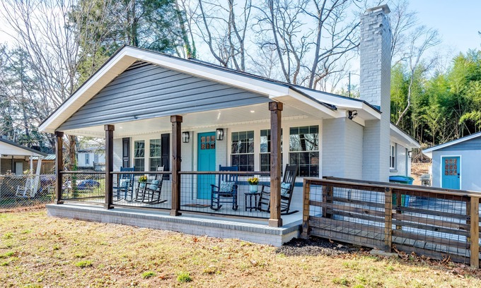 Swannanoa Casa | Contemporary dog-friendly mountain home with firepit, grill, enclosed backyard