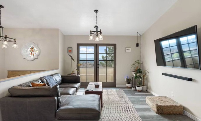 Clarkdale Casa | Contemporary, elevated, open-concept chateau with 4-bedrooms - Sedona Views
