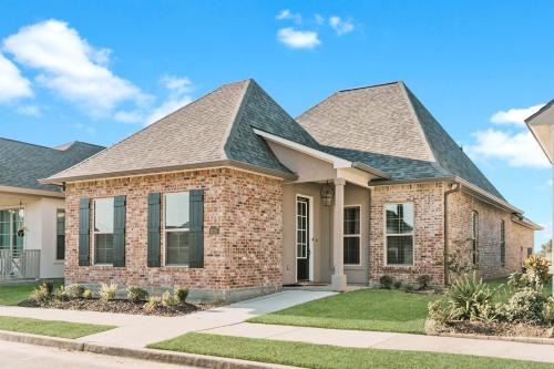 Lake Charles Casa | Contemporary Fast Wifi Comfortable