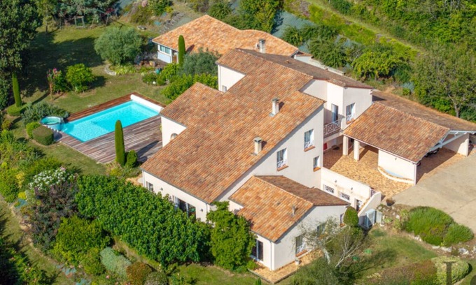 Villeneuve-sur-Lot Casa | Contemporary home open to nature: happy family days.