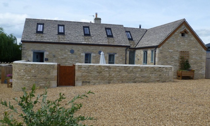 Bradford-on-Avon Casa | Roost Barn - Conversión de granero de piedra de personaje