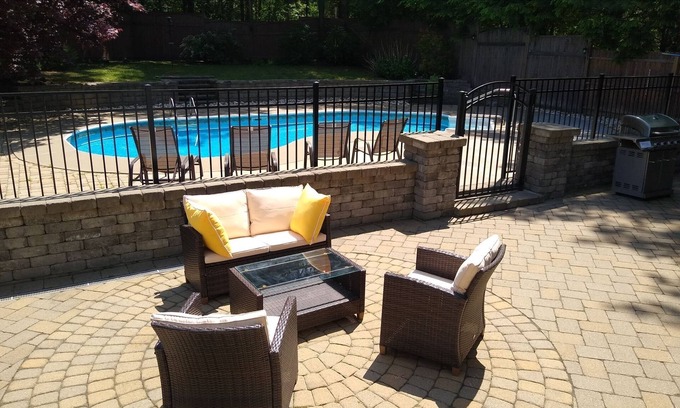 Malta Casa | Contemporary Home w/Pool mins from Saratoga/Track