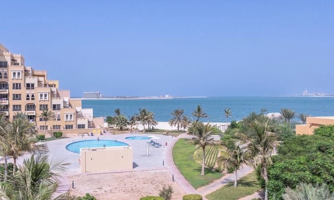 Bab Al Bahr Apartamento | Contemporary Living by The Sea 2BD New Listing
