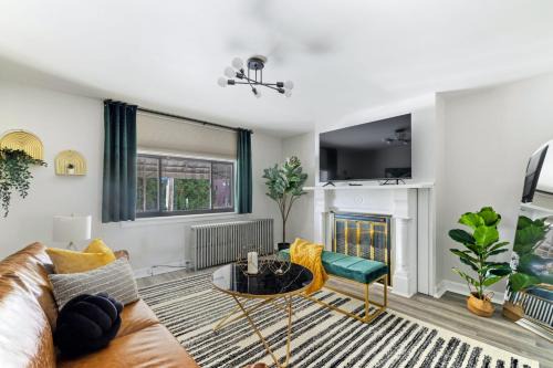Lawrenceville Cama Y Desayuno | Contemporary loft 5-min to downtown