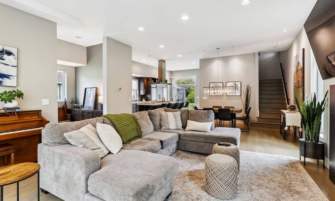 Tremont Casa | Contemporary Luxe Living I Pet + Baby Friendly