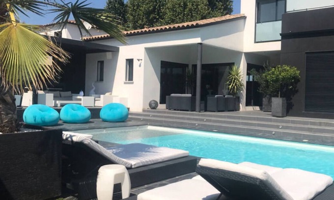 Saint-Series Villa | Villa contemporánea de lujo con piscina privada