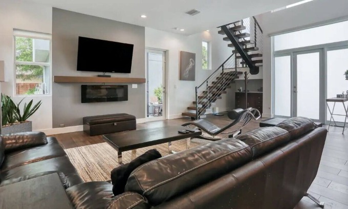 Riverside Heights Casa | Contemporary Modern Luxury Tampa Home With Rooftop Terrace