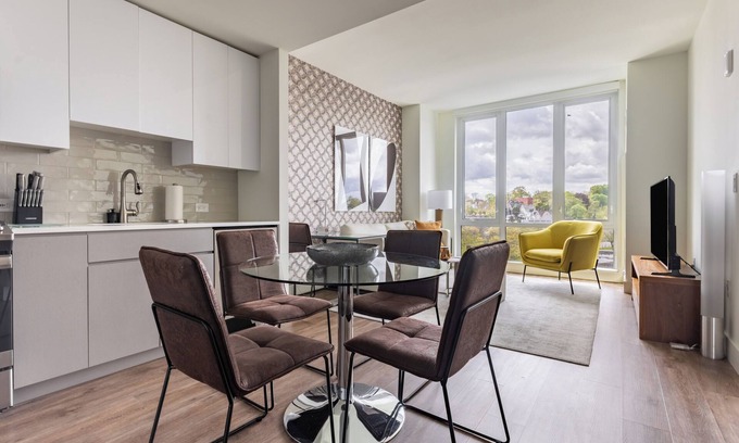White Plains Apartamento | Contemporary One Bedroom in Downtown White Plains