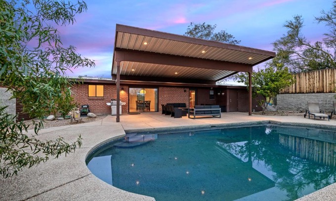 Riverside Terrace Casa | Contemporary Resort, Pool,Patio,2x Kings,Rec Room
