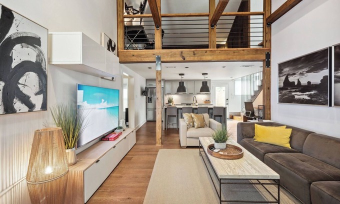 Gentilly Terrace Apartamento | Contemporary Retreat in Historic Gentilly – Stylish, Smart & Centrally Located
