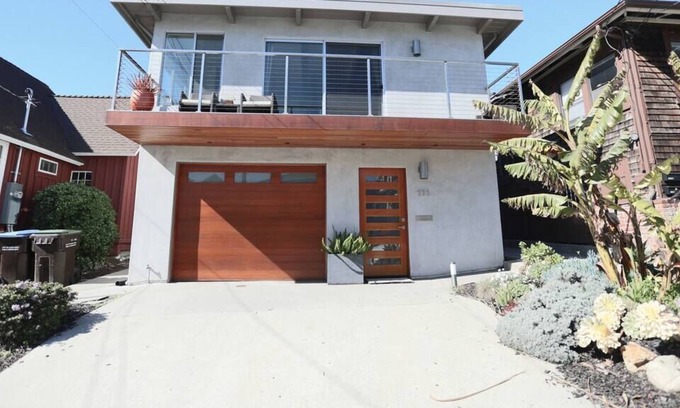 Seabright Casa | Contemporary Seabright Beach House