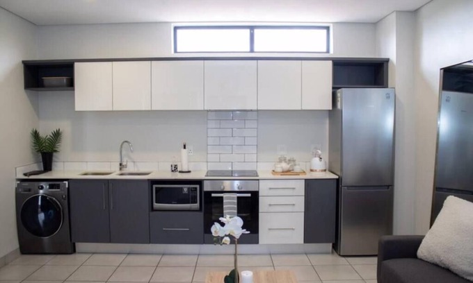 Menlo Park Apartamento | Contemporary Spacious & Comfortable Apartment