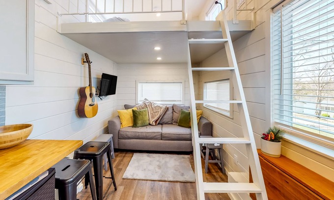 Kimberling City Cabaña | Contemporary tiny home with lake view, private W/D, firepit & gas grill