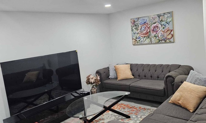Southwest Edmonton Casa | Contemporary Two Bedroom Basement Suite.