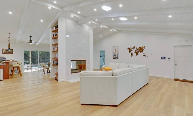 Palm Beach Country Estates Casa | Contemporary Farm House