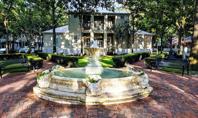Haile Plantation Condominio | Contemporary Vacation Sabbatical Home in Haile