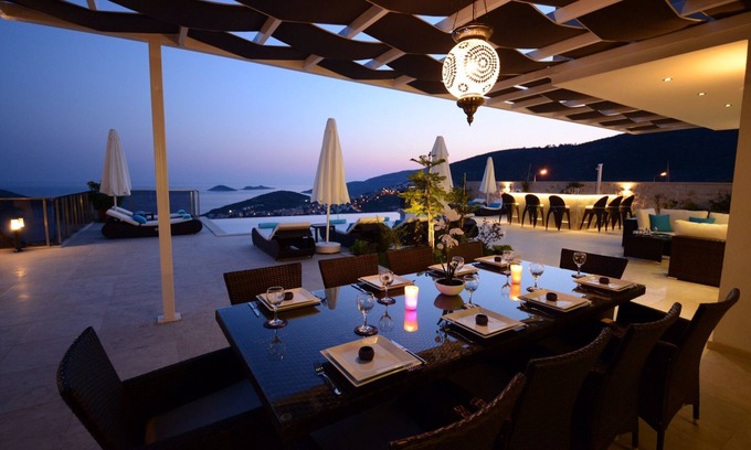Kalkan Villa | Contemporáneo Villa, impresionantes vistas al mar, piscina climatizada, servicio de limpieza diario