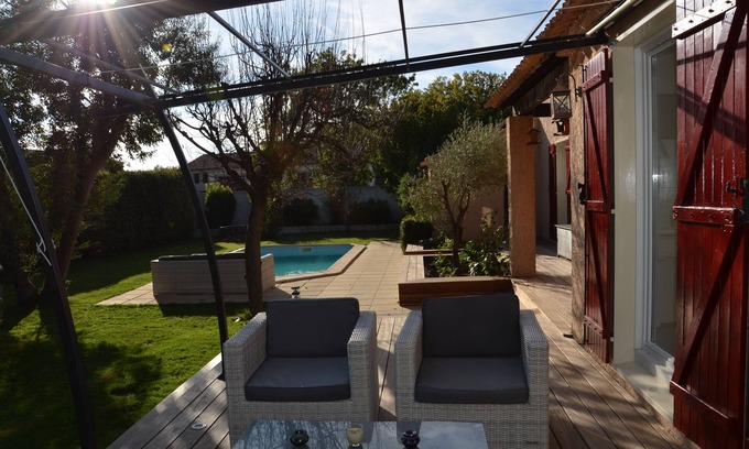 Eyguieres Villa | Villa contemporánea con piscina