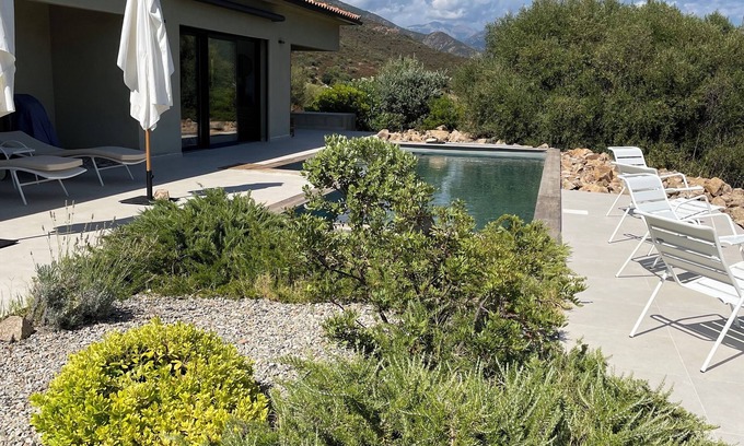 Vico Villa | VILLA CONTEMPORÁNEA CON PISCINA Y VISTA EXCEPCIONAL A 300 M A PIE DEL MAR