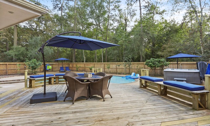 Grogan's Mill Casa | Contemporary Woodlands Retreat with Pool