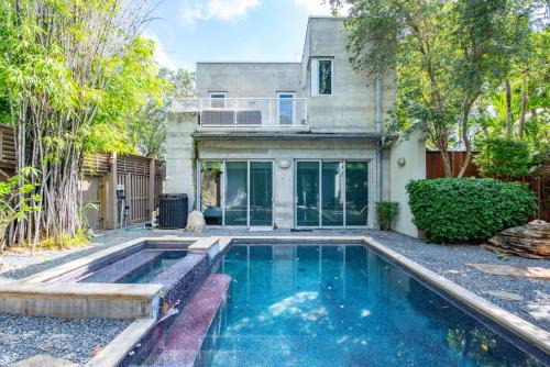 Downtown Casa | Contra House -Luxury Home With Pool