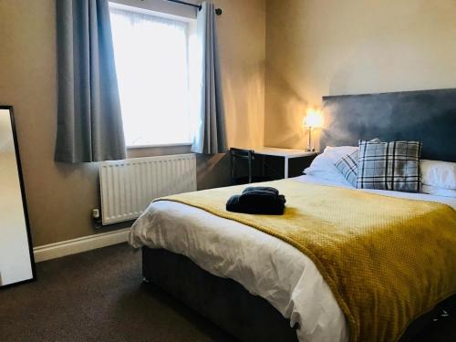 Castle Donington Casa | Contractor Ready 4 Bed by EMA Ensuite Parking